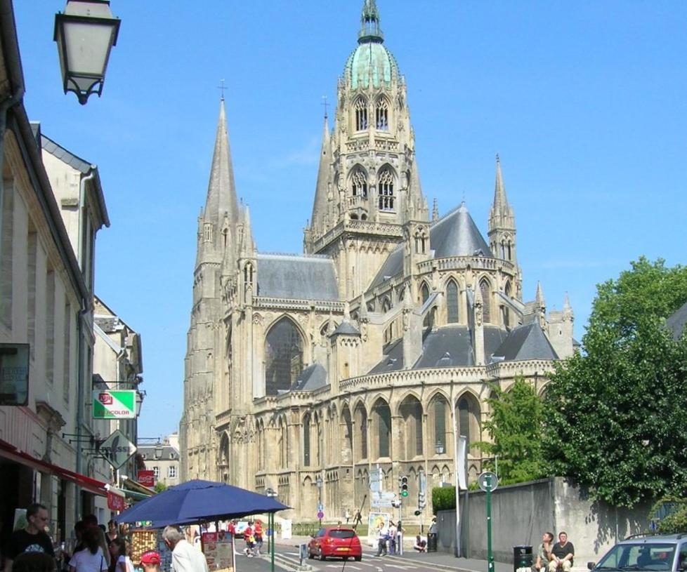 Appartement dans maison neuve cosy avec terrasse 5 mn de Bayeux et 10 mn plage du débarquement Sommervieu Exterior foto